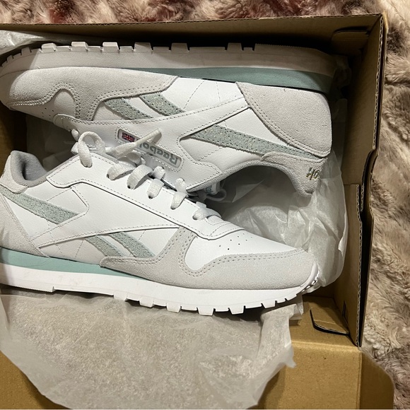 Reebok Classic Leather Shoes - Picture 9 of 10